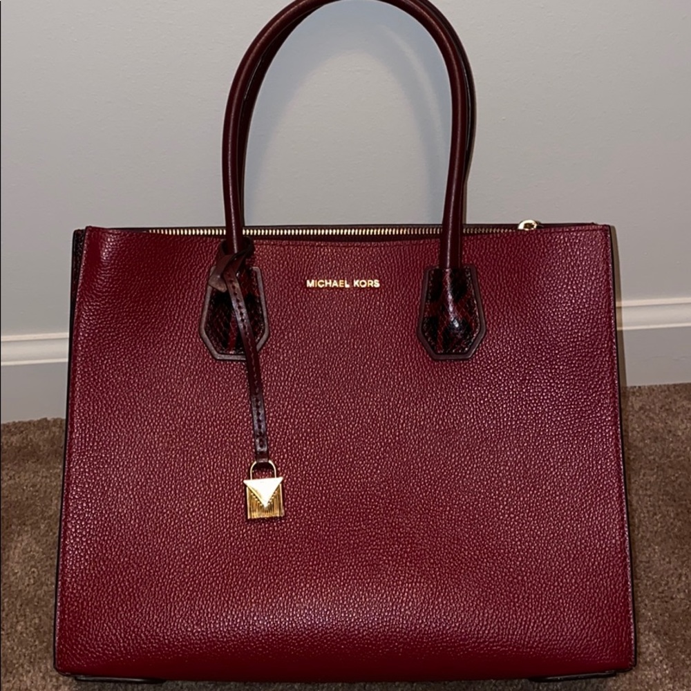 Mercer large accordion tote leather bag